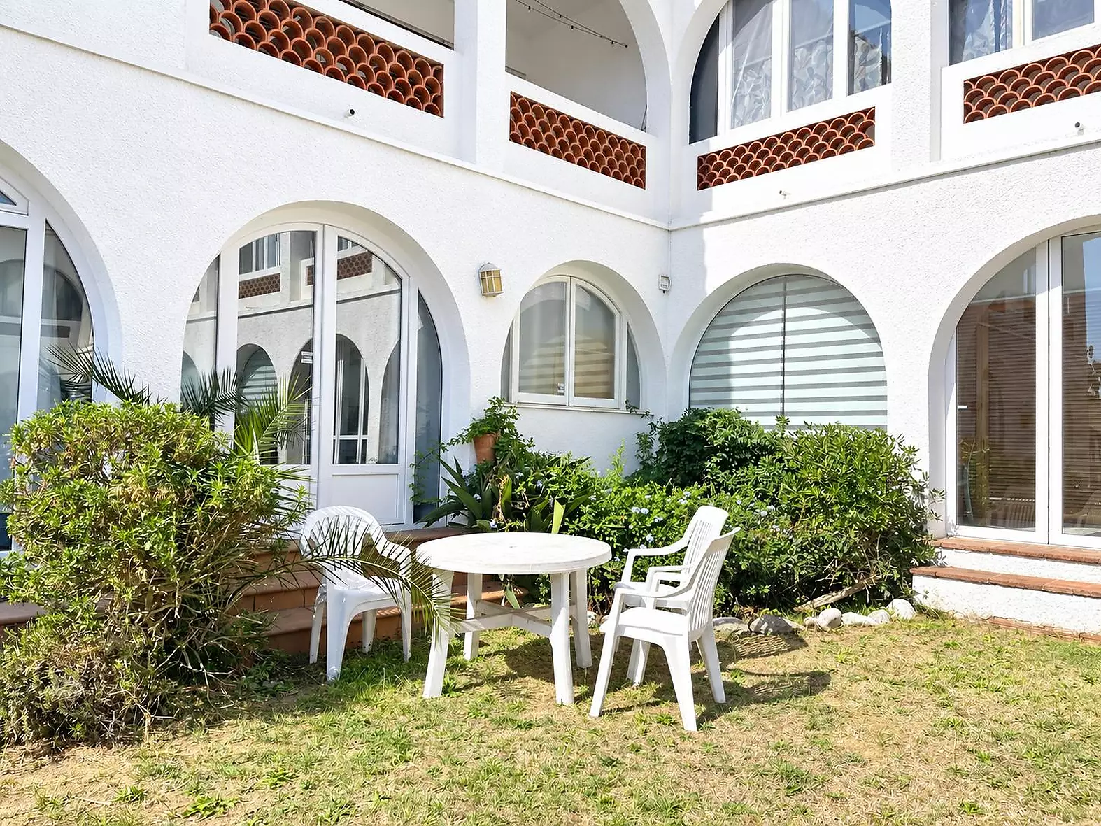 Apartamento en venta en Empuriabrava con jardín comunitario y amarres