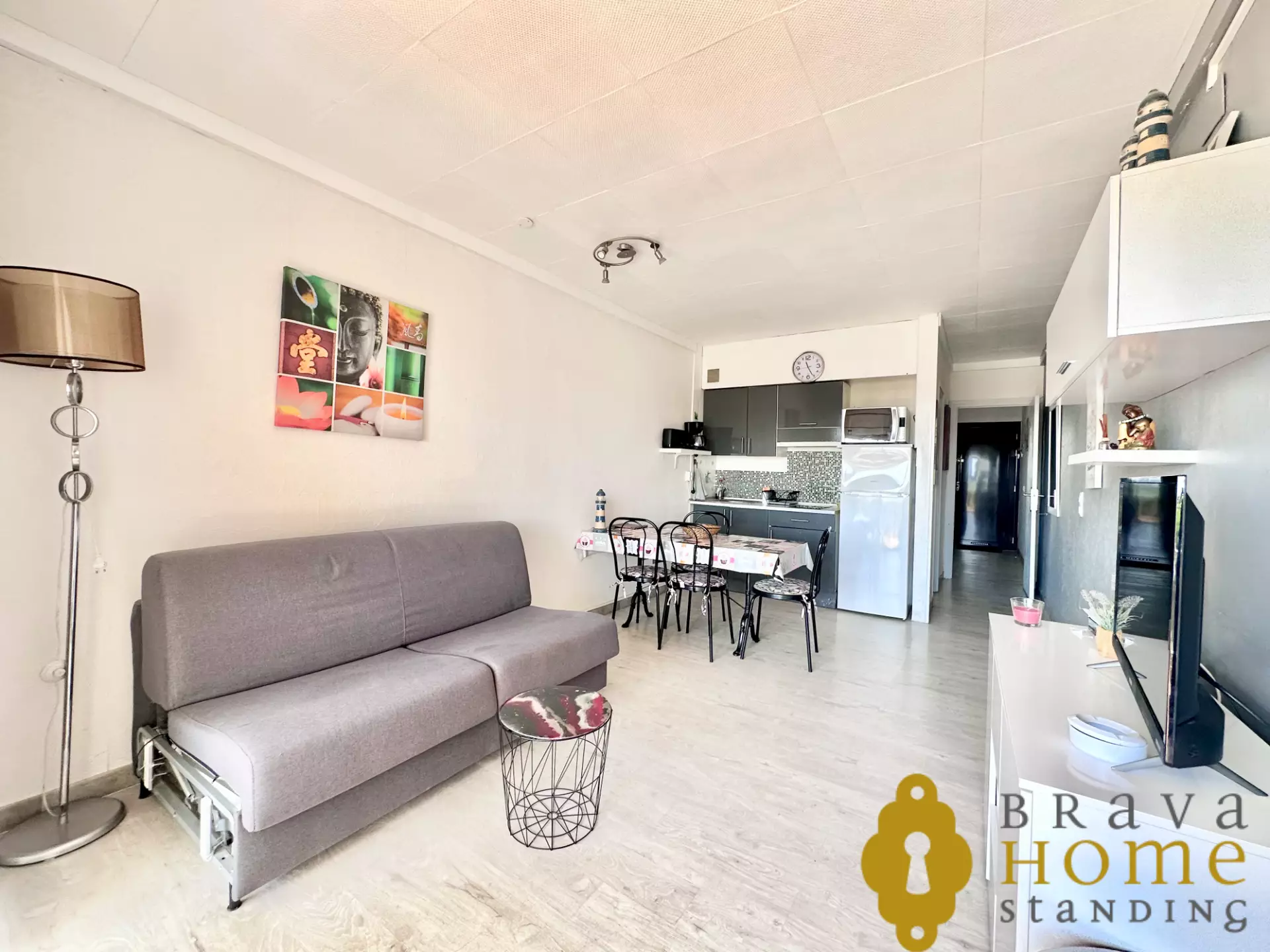 Precioso piso en primera línea de mar en venta en Empuriabrava