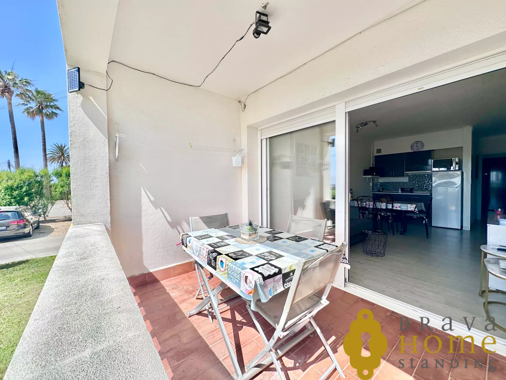 Precioso piso en primera línea de mar en venta en Empuriabrava