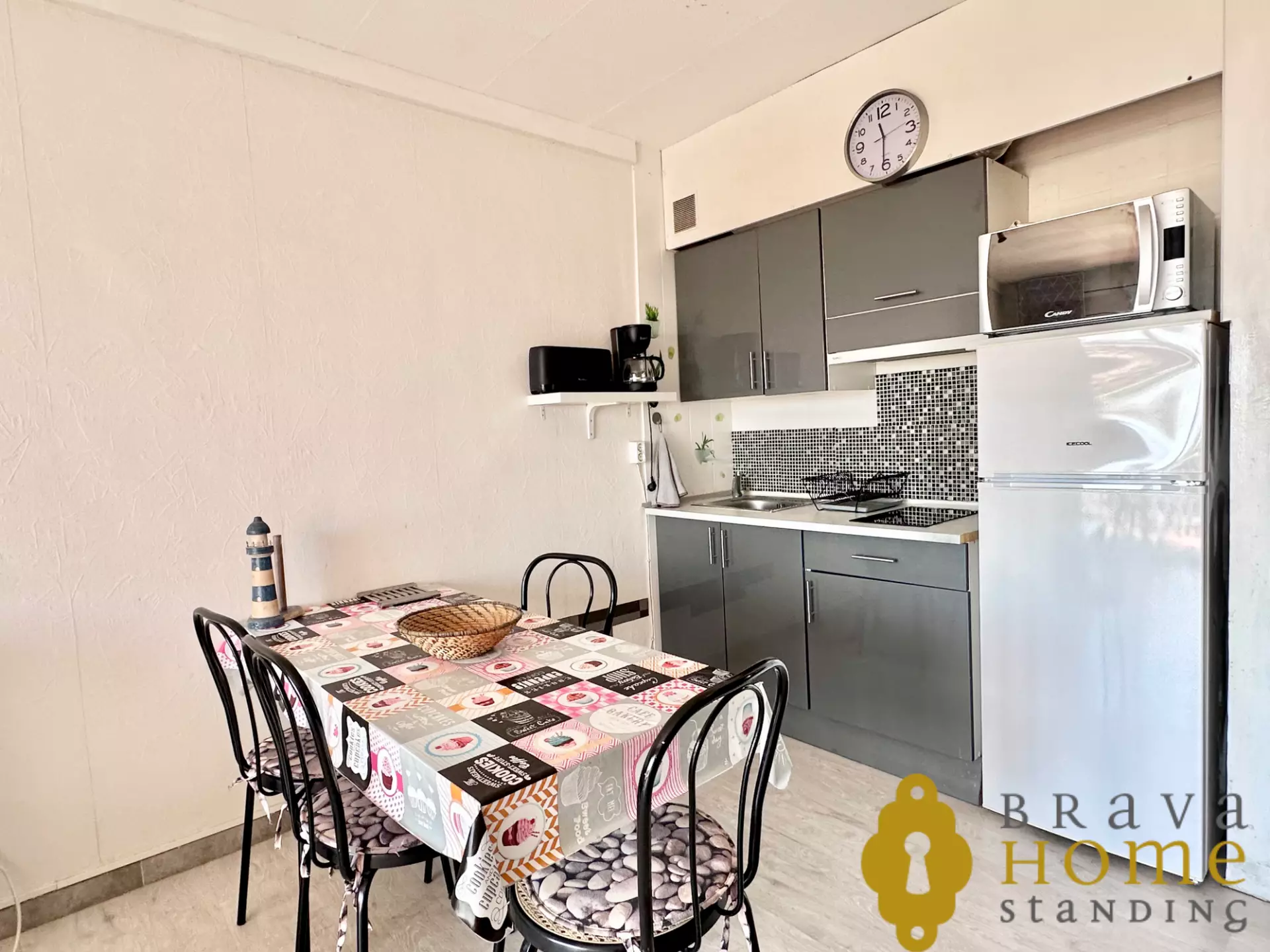 Precioso piso en primera línea de mar en venta en Empuriabrava