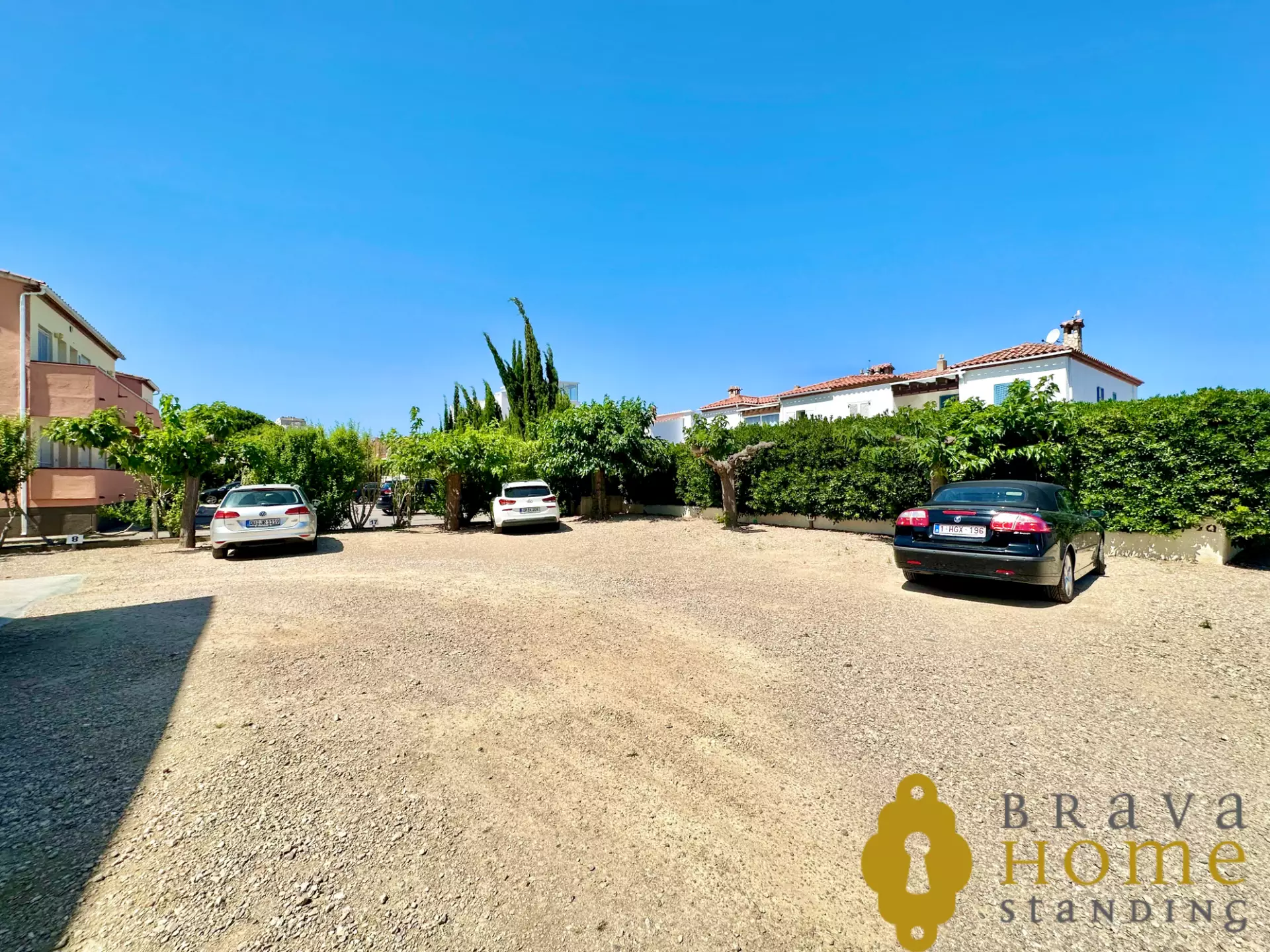 Precioso piso en primera línea de mar en venta en Empuriabrava