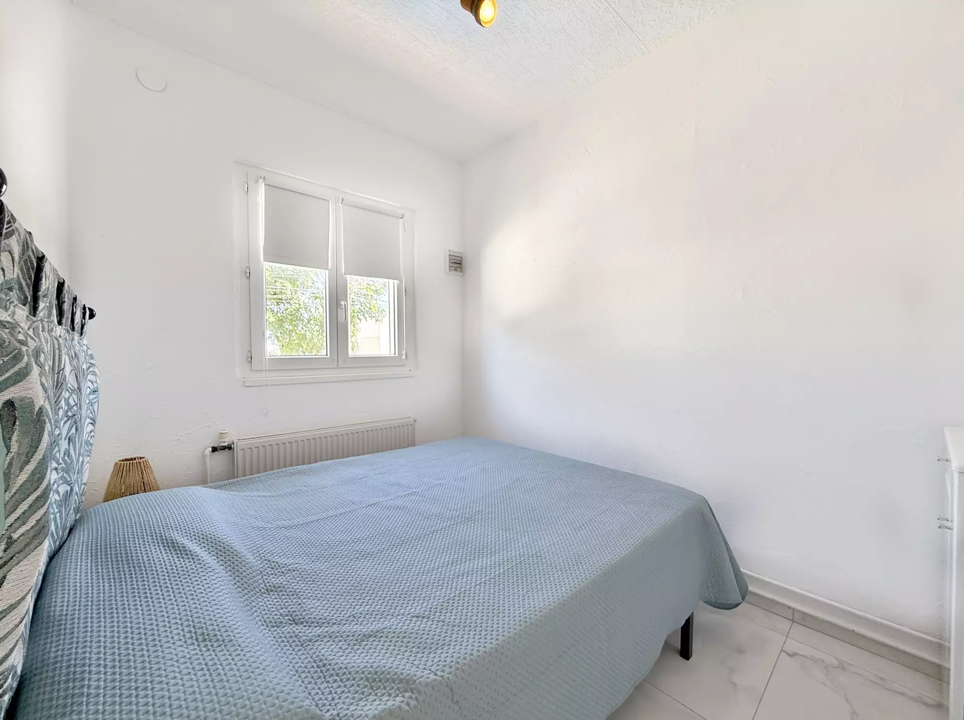 Villa with 2 apartments, tourist license, garage and pool in Empuriabrava