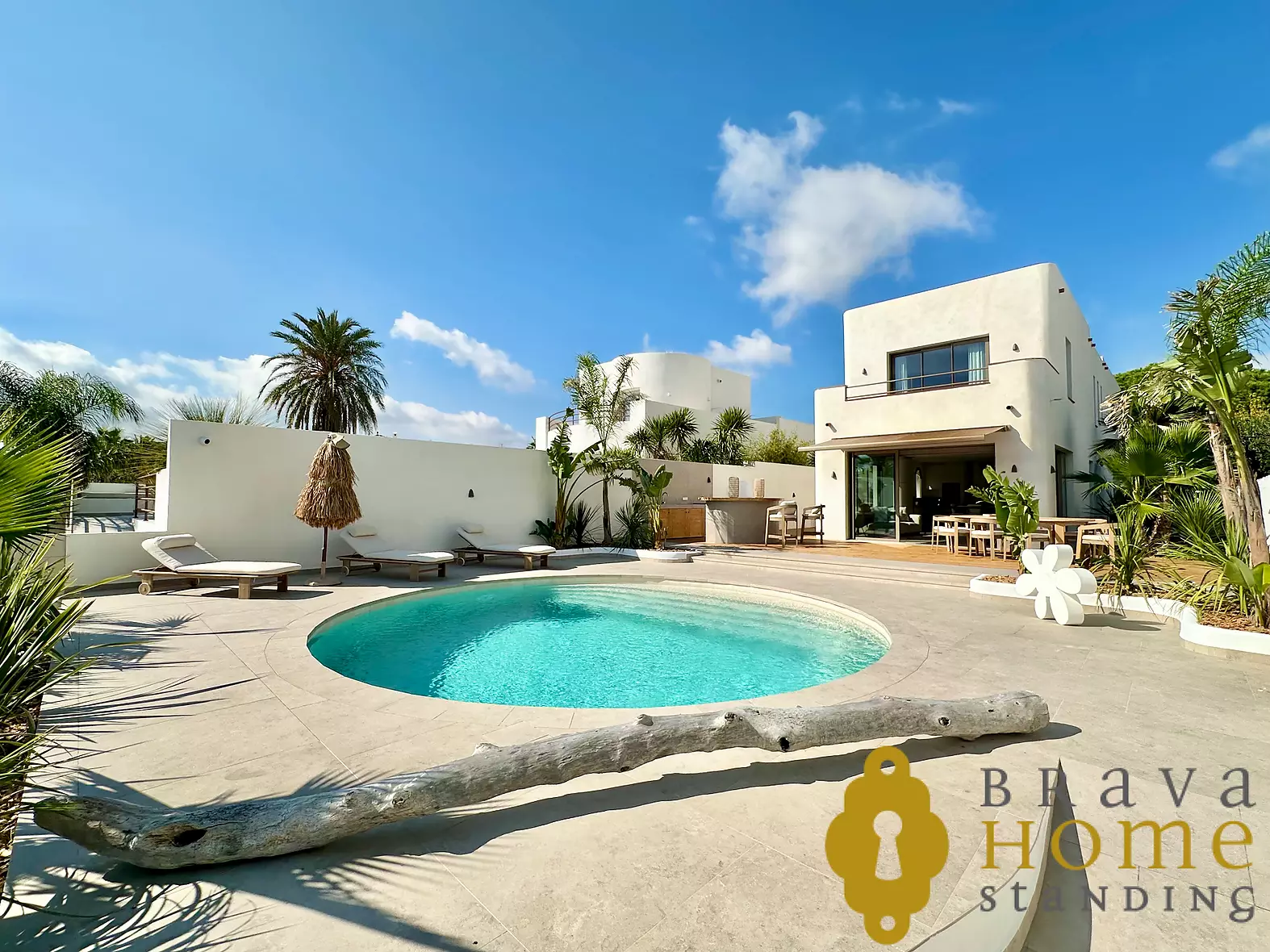 Vila d’arquitecte en venda amb amarratge privat de 12 m a Empuriabrava