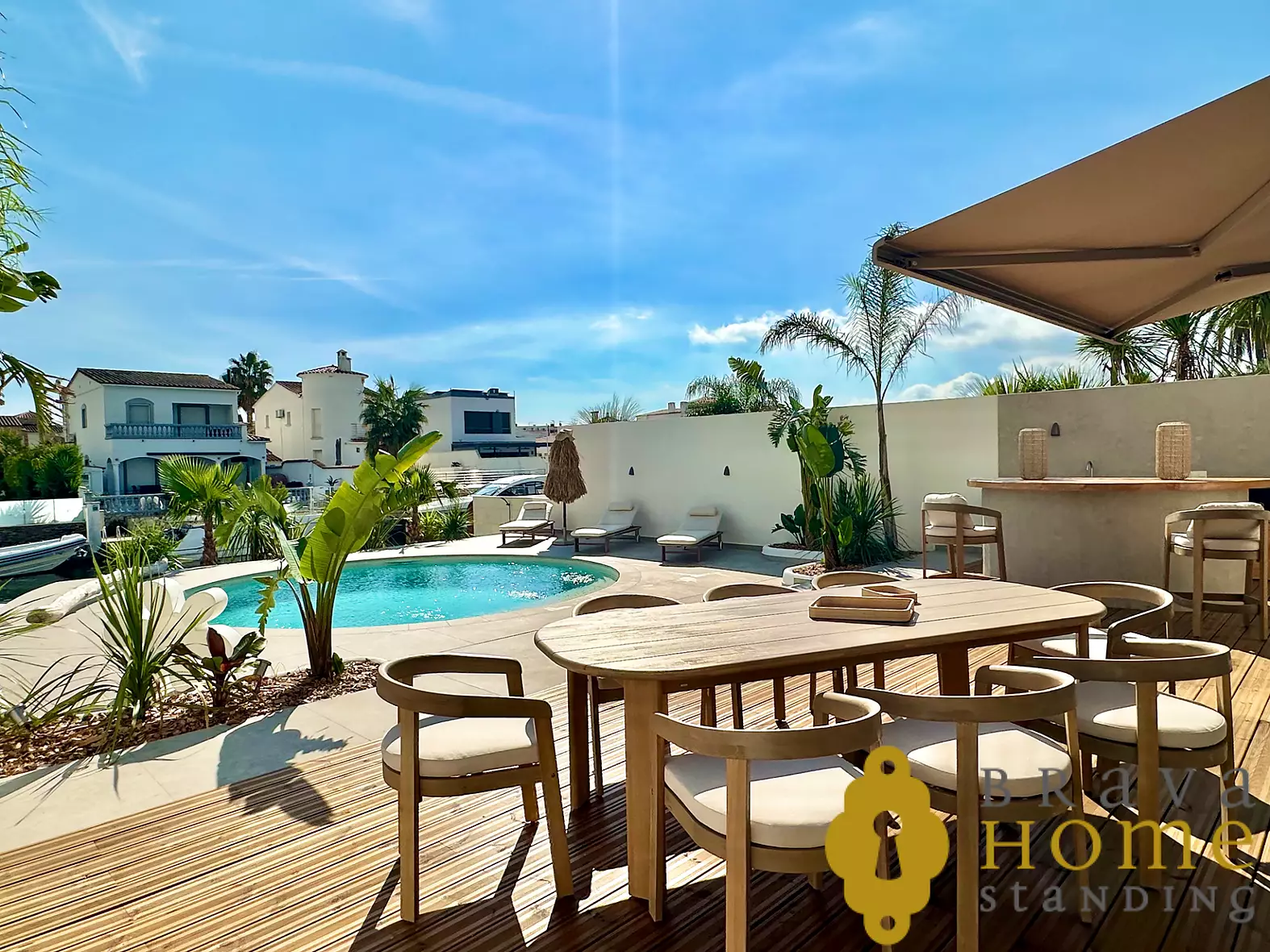 Vila d’arquitecte en venda amb amarratge privat de 12 m a Empuriabrava