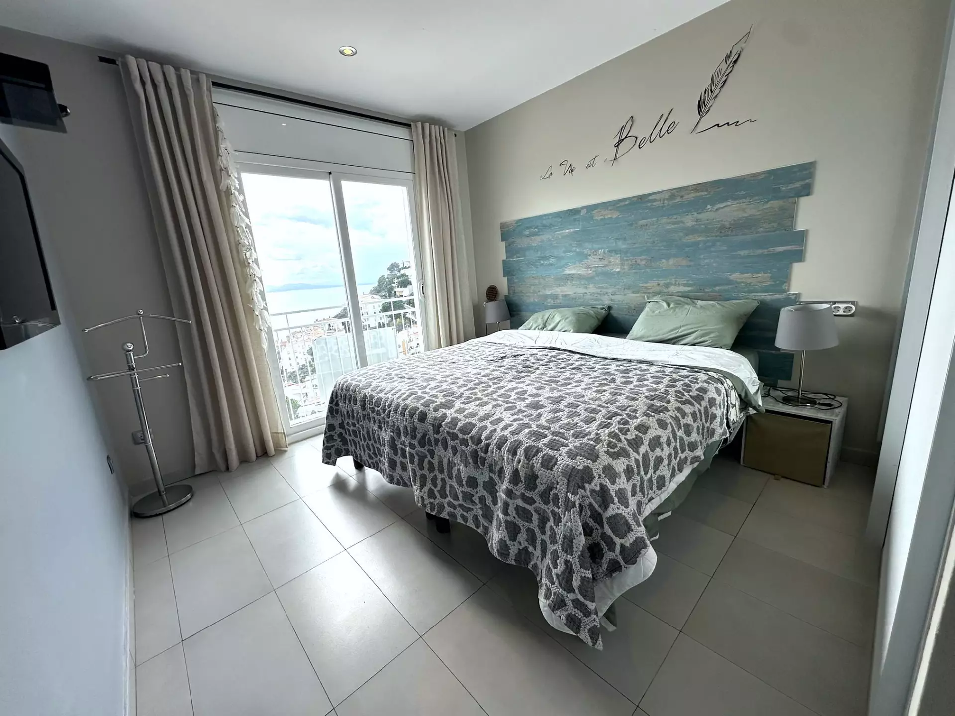Appartement avec vue sur la mer et LICENCE TOURISTIQUE à Puig Rom