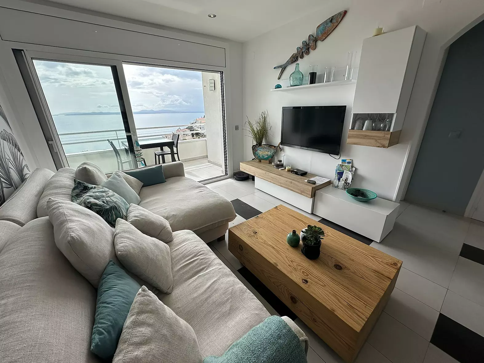 Apartament amb vistes al mar i LLICÈNCIA TURÍSTICA a Puig Rom
