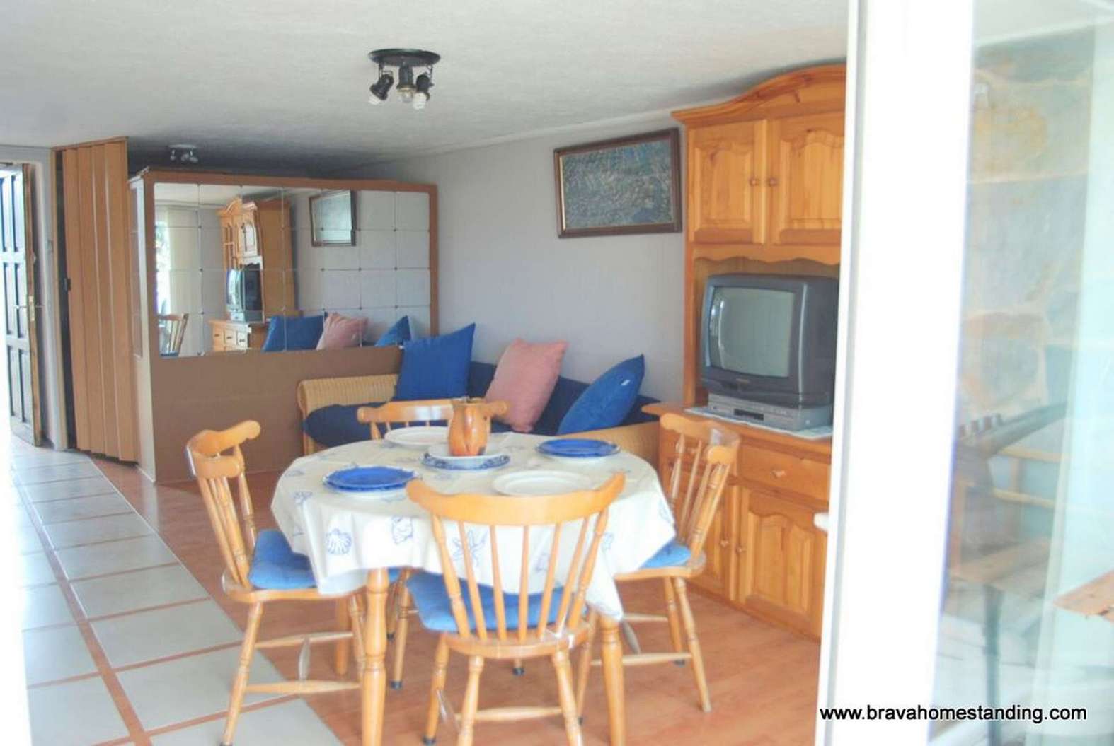 Bonica casa amb amarre en venda a Empuriabrava