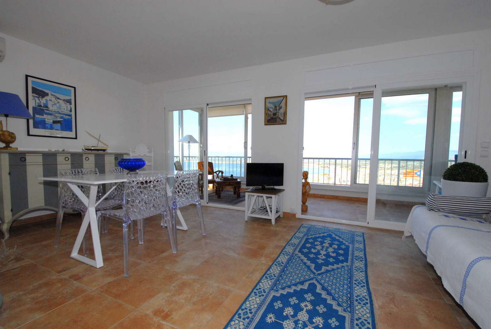Preciós apartament amb vistes al mar i garatge en venda a Roses