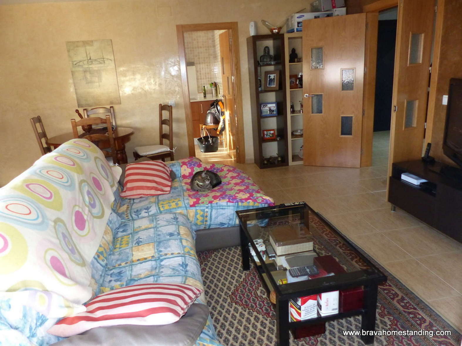 Hermoso apartamento de 3 dormitorios en venta en Rosas