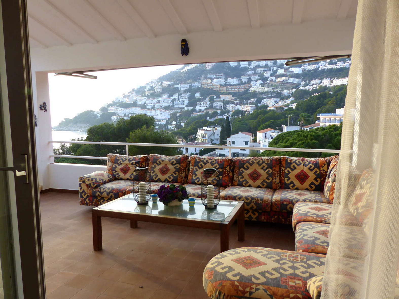 Wonderful villa with sea view at 100m from the beach of Canyelles Rosas for sale
