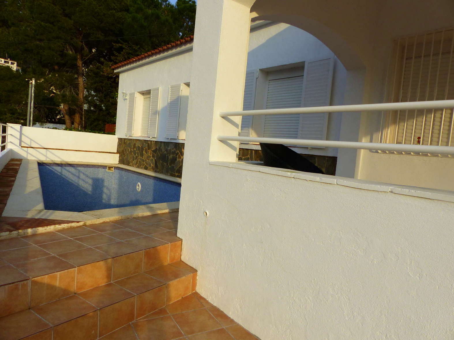 Preciosa casa con vista al mar a 100m de la playa de Canyelles Rosas en venta