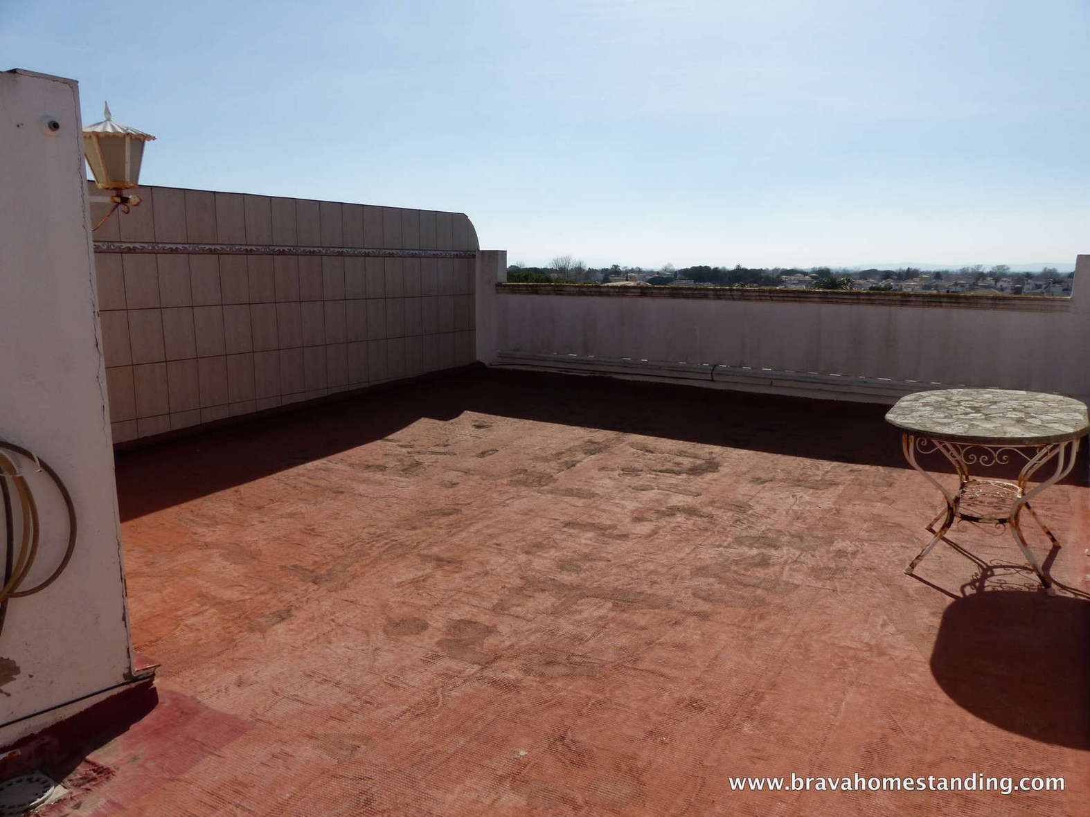 Hermoso ático con terraza de 50m2 en venta en Empuriabrava