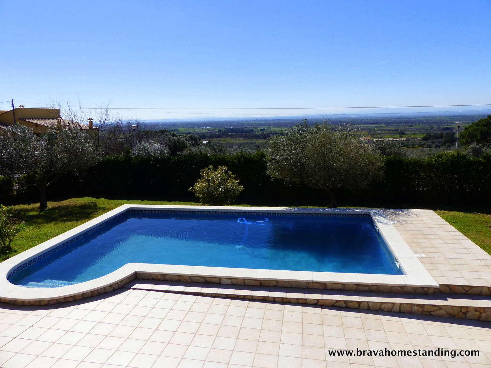 Beautiful villa with magnificent views over the Emporda for sale in Pau