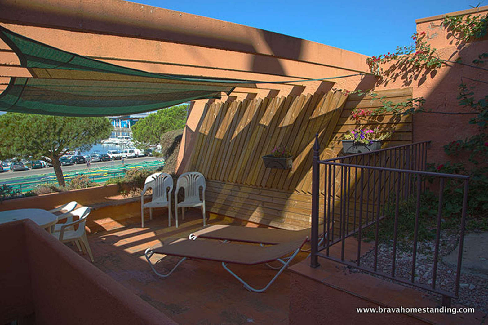 Casa con vista al mar cerca del puerto de Rosas en venta