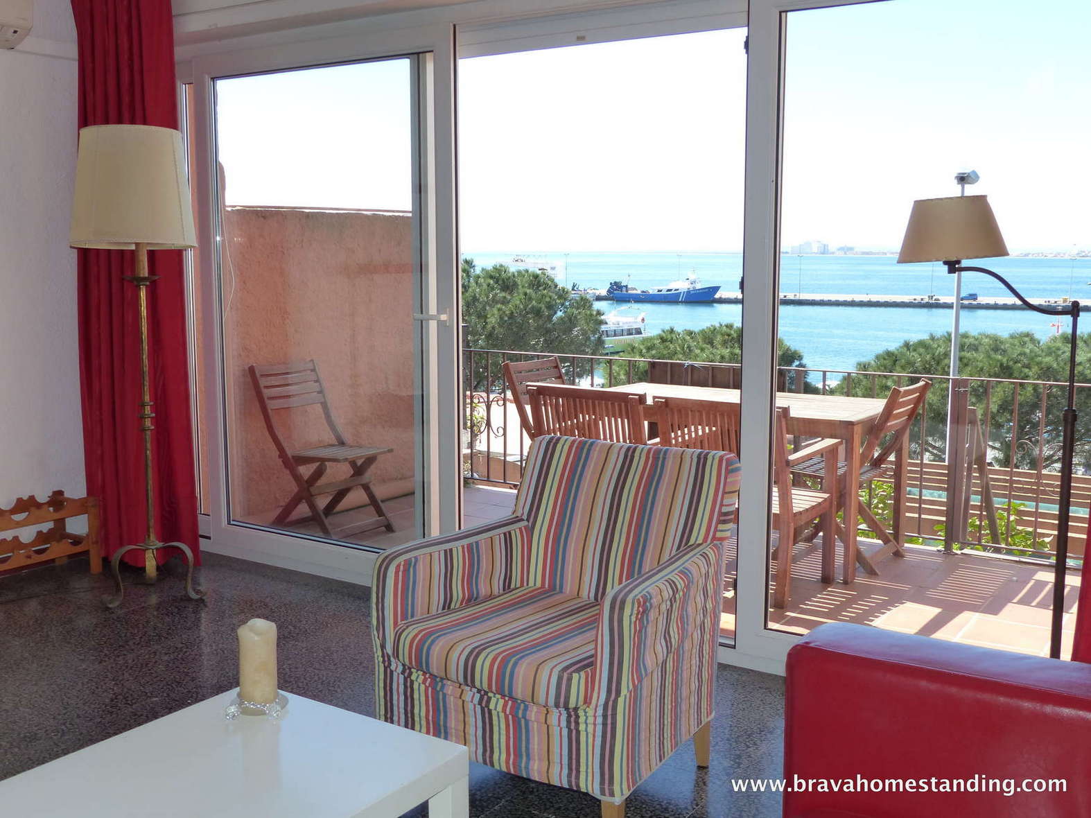 Casa amb vista al mar a prop del port de Roses en venda