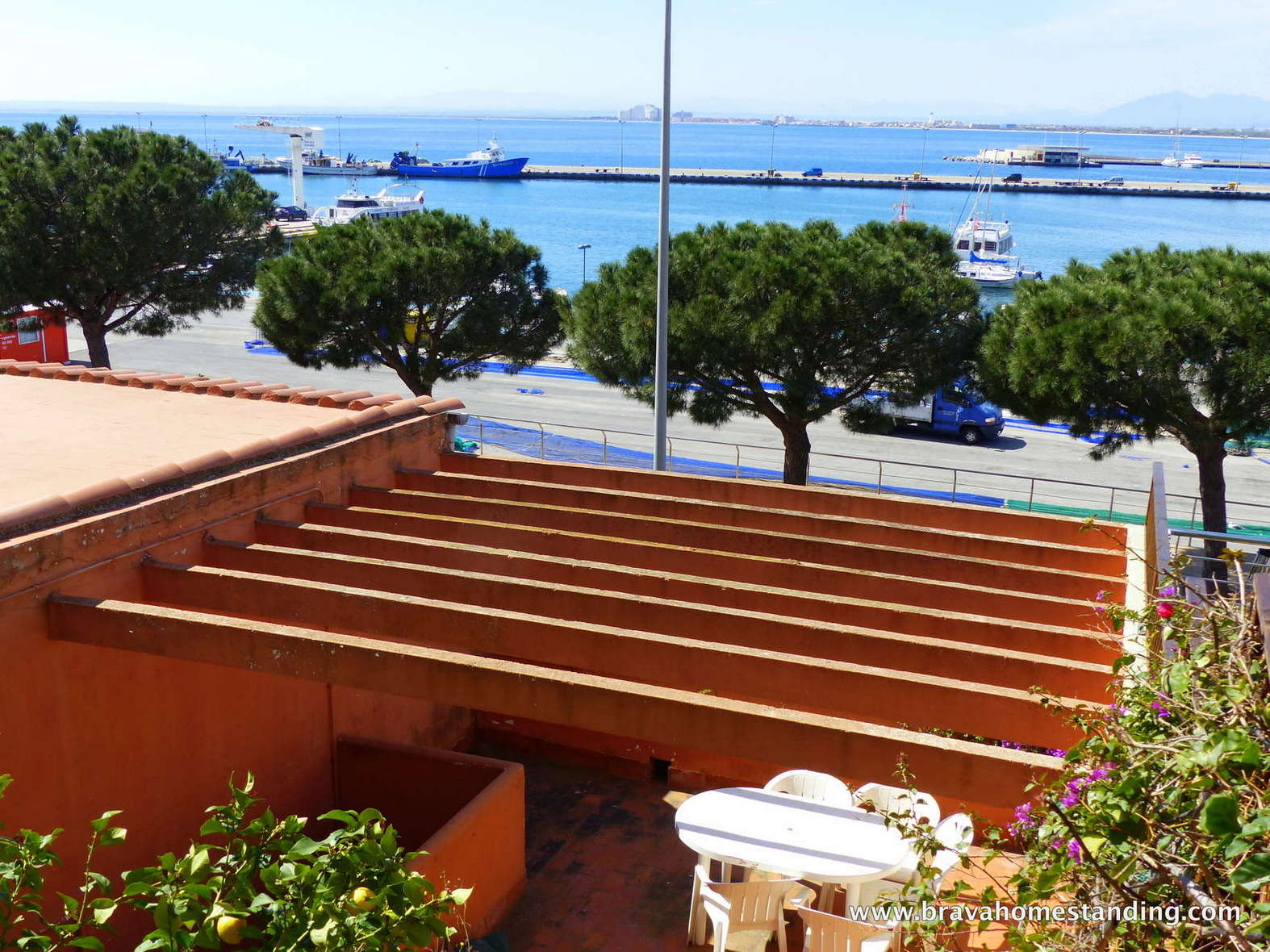 Maison avec vue mer au port de Rosas à vendre