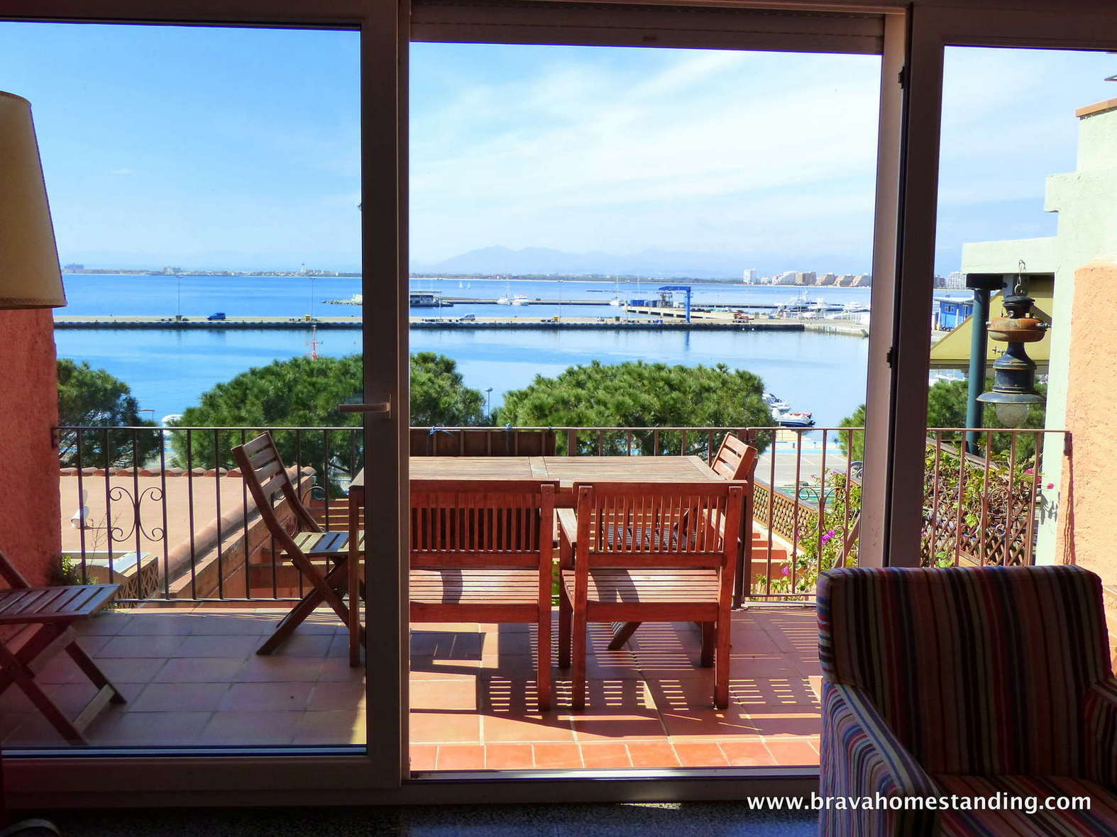 Casa con vista al mar cerca del puerto de Rosas en venta
