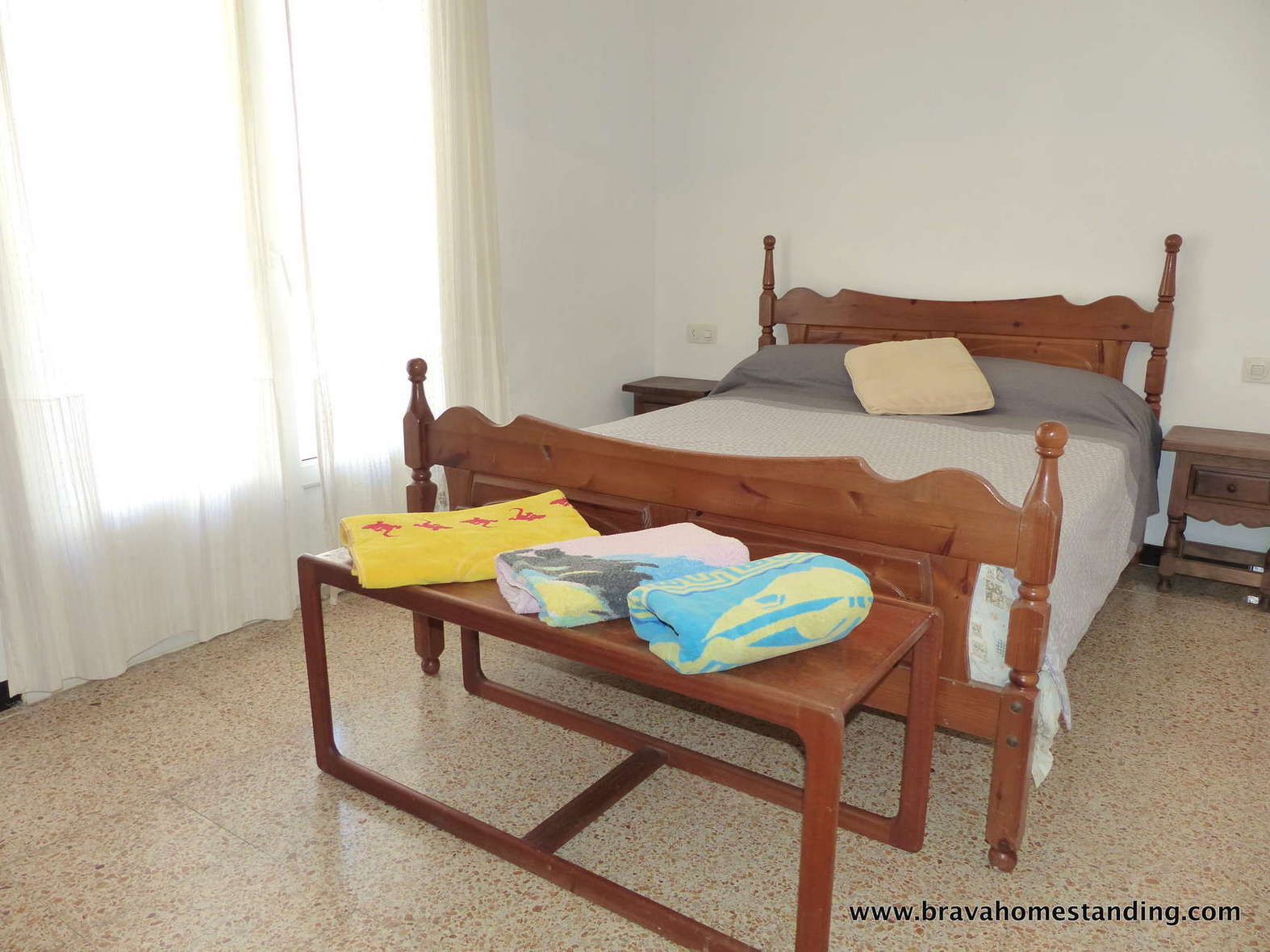 Beautiful apartment in first line of sea for sale in Rosas