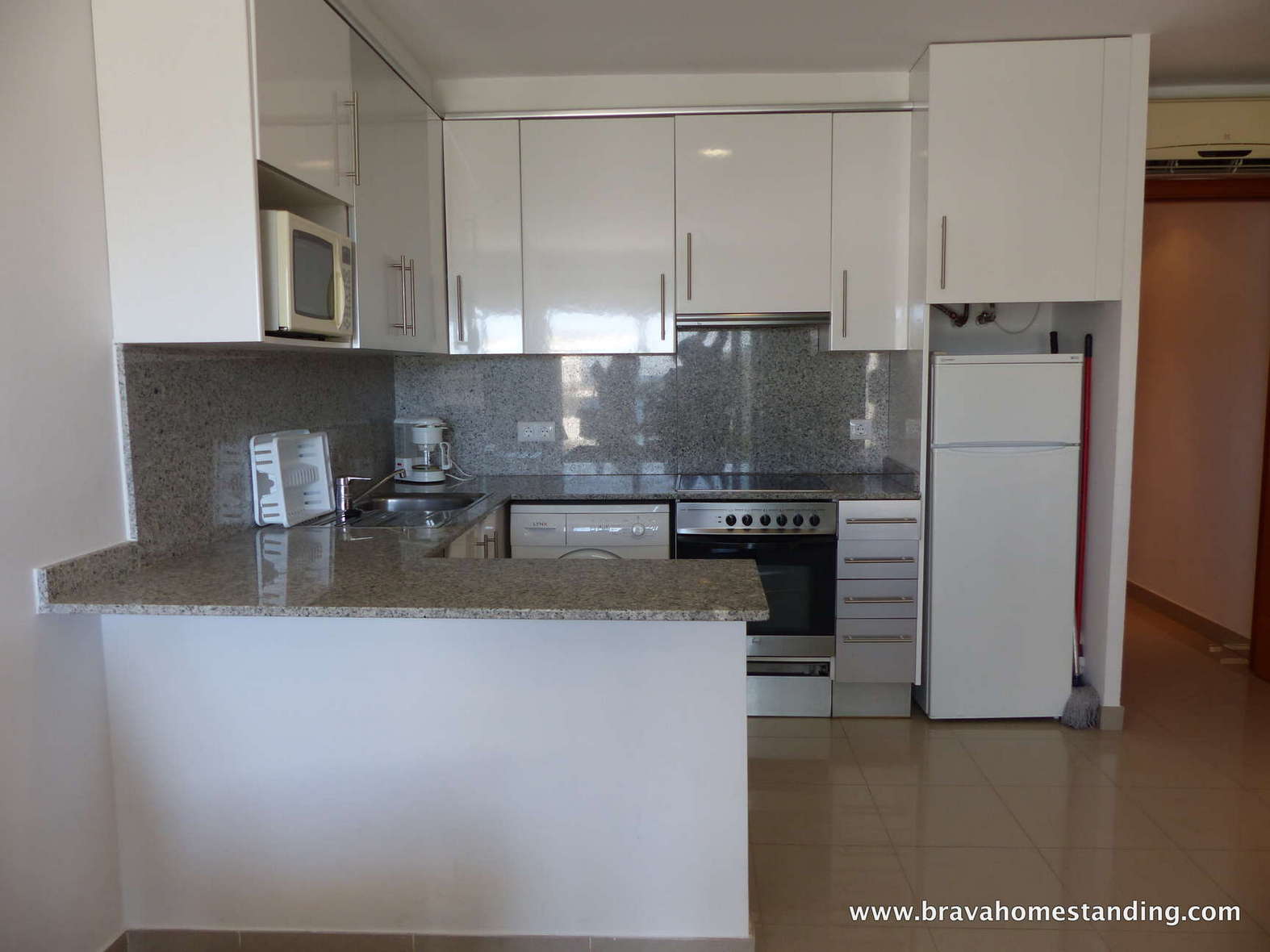 Beautiful apartment with sea view for sale in Rosas - Almadrava