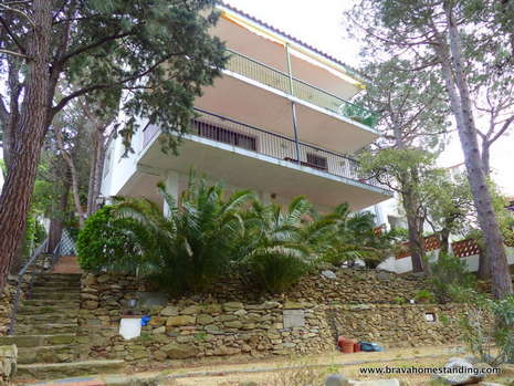 Immeuble de 2 appartements à 20m de la plage de Canyelles - Rosas en vente