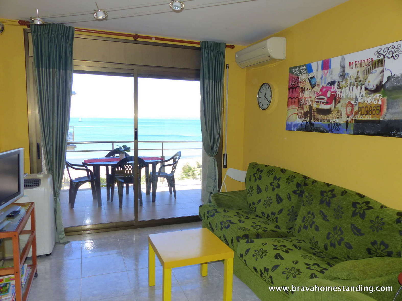Magnífico apartamento en 1ª línea de mar en venta en Salatar - Rosas 