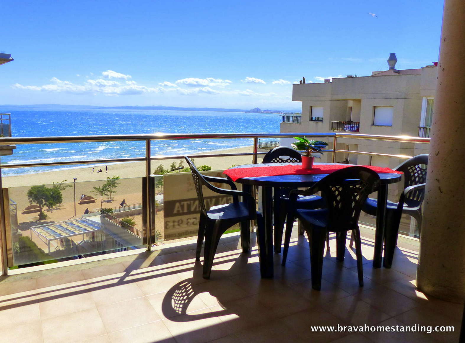 Superb apartment 1st line of sea for sale in Salatar - Rosas