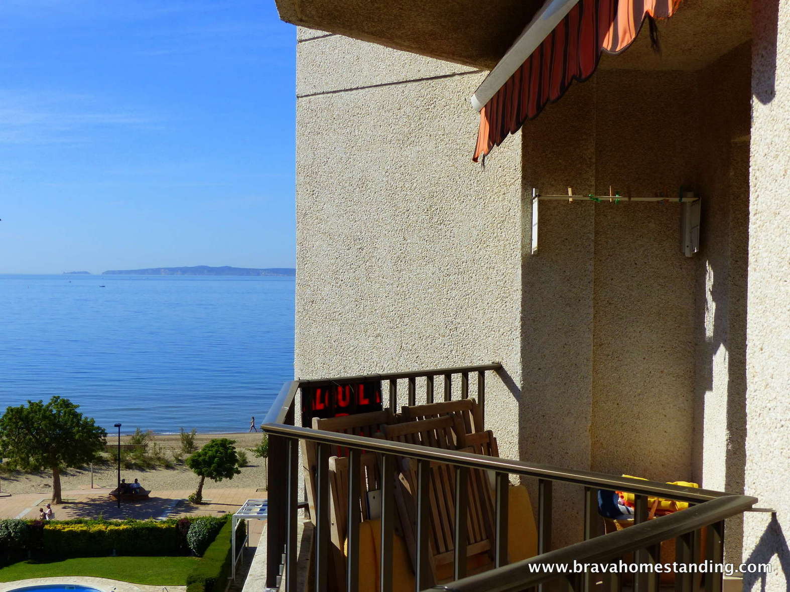 Magnífico apartamento en con vistas lateral al mar en venta en Salatar - Rosas