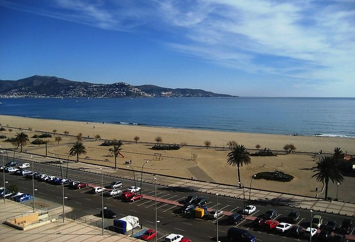 What about the promenade of Empuriabrava?