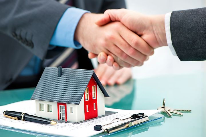 How a real estate agent can help you with negotiating