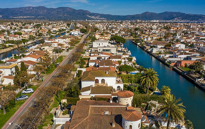 Empuriabrava, le petit Miami de l’Europe à 6 h 30 de Chalon-sur-Saône !